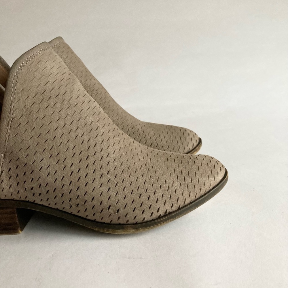 Lucky Brand Cream Leather Ankle Booties size 7 - Picture 5 of 12